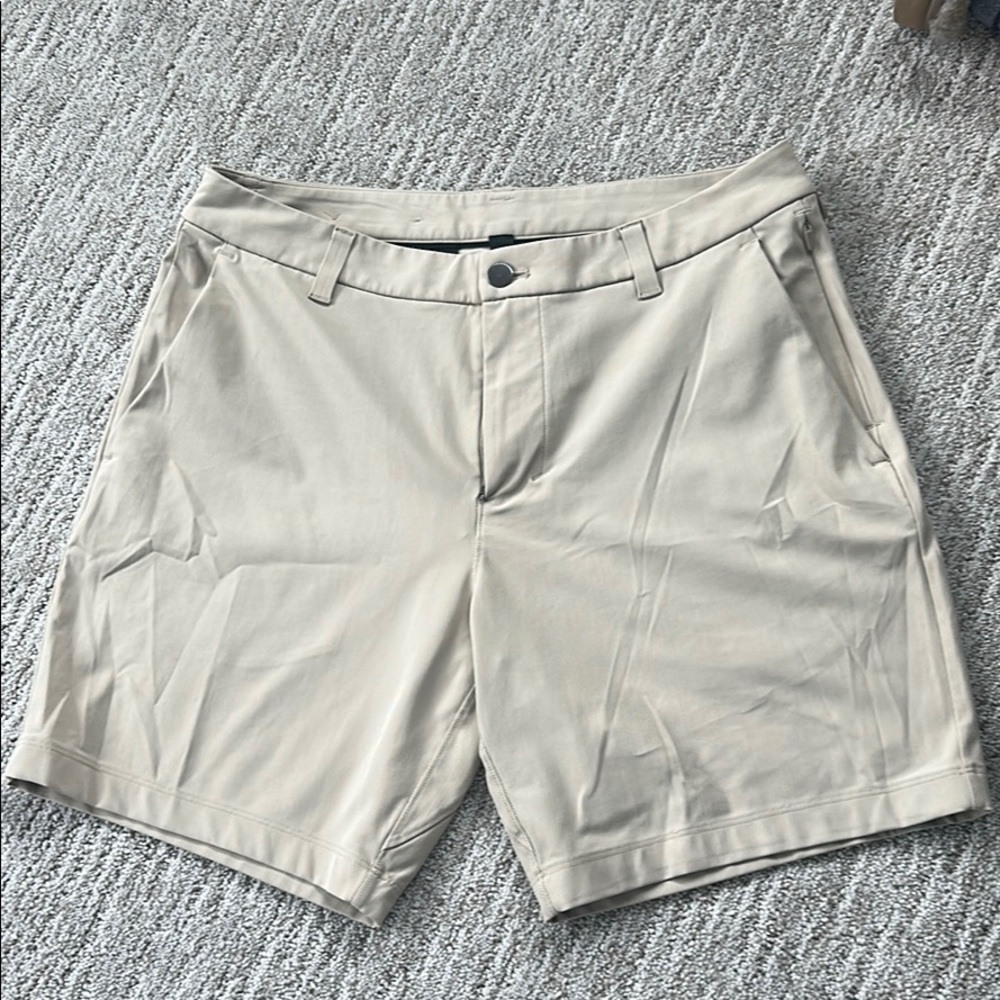 Men’s Lululemon golf shorts